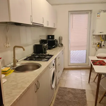Garsoniera Luk Sunny Apartment